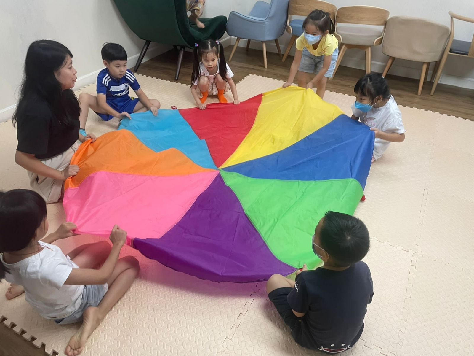  “Mama Relax” volunteer activity - playing games | SentinelGuard Solutions
 