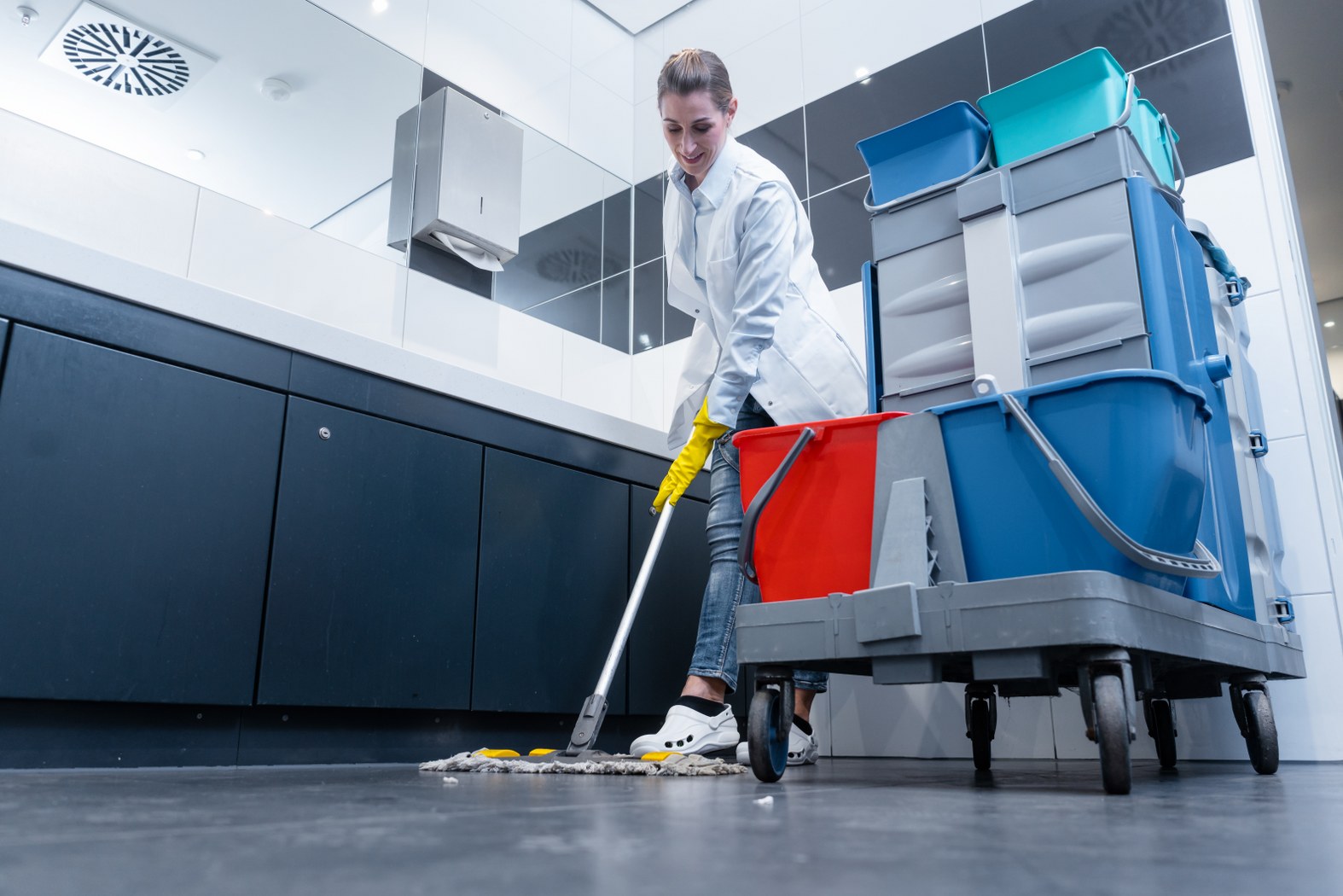 SentinelGuard Solutions
 Smart Cleaning Solution